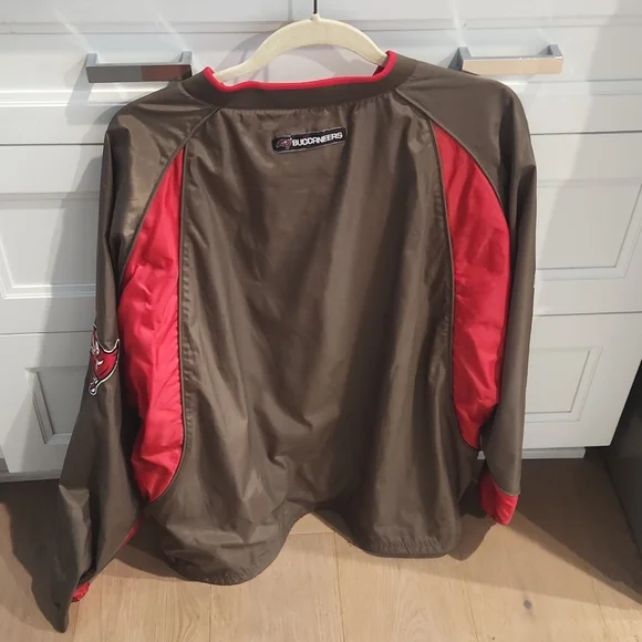 Buccaneers Pullover - Picture 2 of 7
